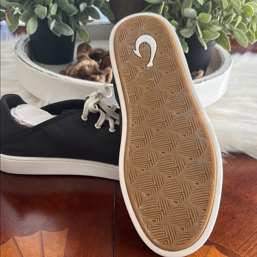 OluKai Black and White Low-Top Sneakers - Picture 4 of 5